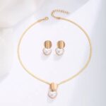 Elegant Heart-Shaped Gold Plated Necklace and Earrings Set - Image 4